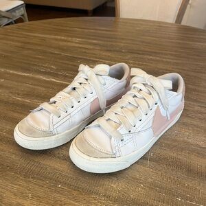 Nike low top Blazers